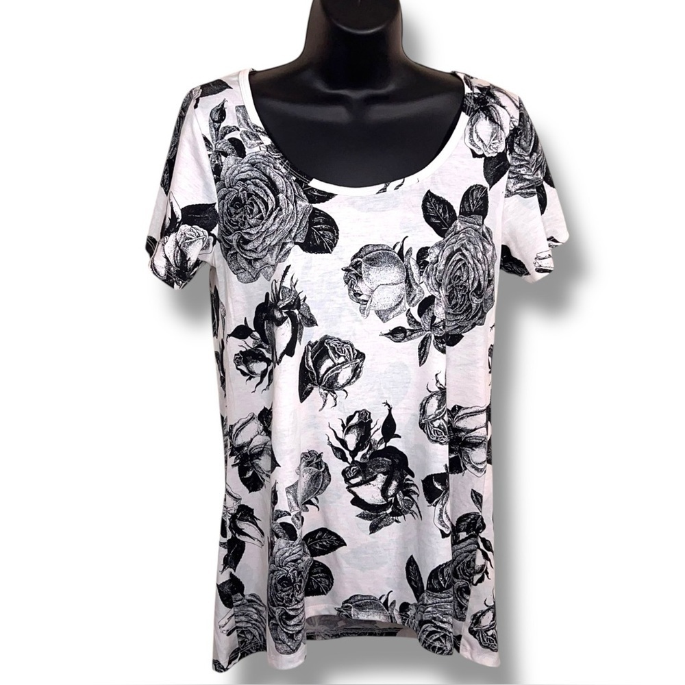 Small LuLaRoe White Black Rose Floral Tee Lightweight Short Sleeve Goth